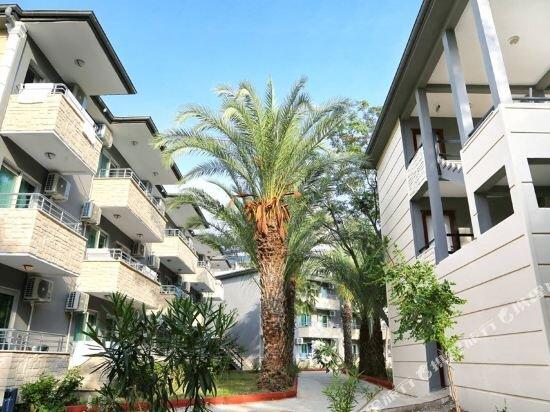 Bayar Garden Beach Hotel