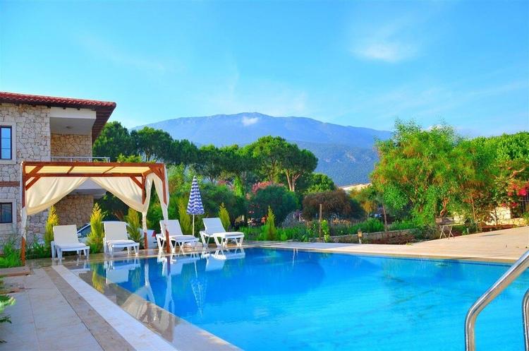 Villa Soral by Akdenizvillam