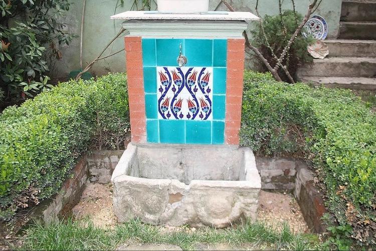 Cinili Konak