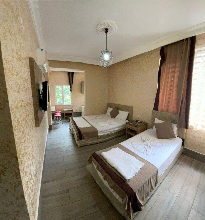 Ozgur Hotel Isiklar