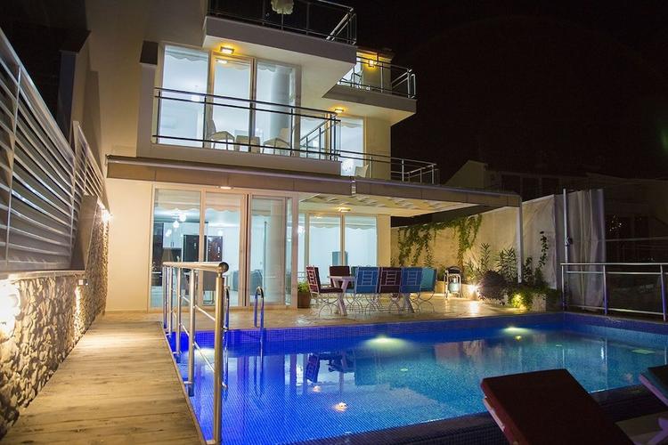 Villa Royal 1 by Akdenizvillam