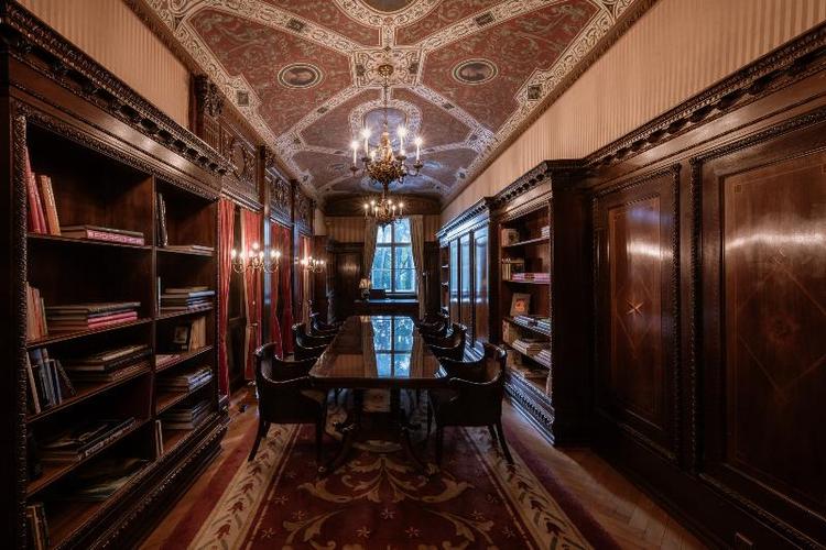 Schlosshotel Berlin by Patrick Hellmann