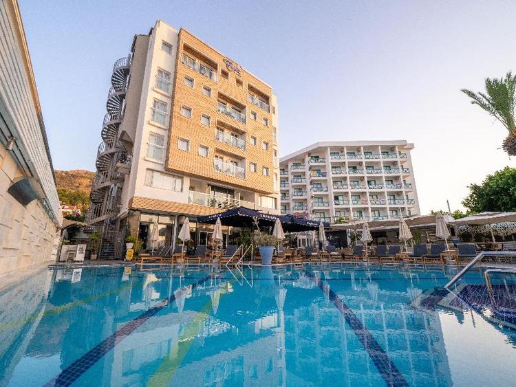 Cettia Beach Resort