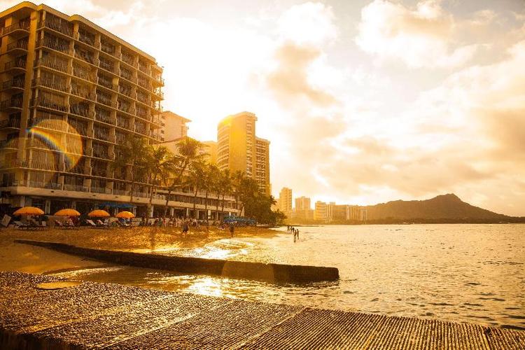 OUTRIGGER Reef Waikiki Beach Resort