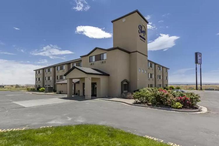Sleep Inn & Suites
