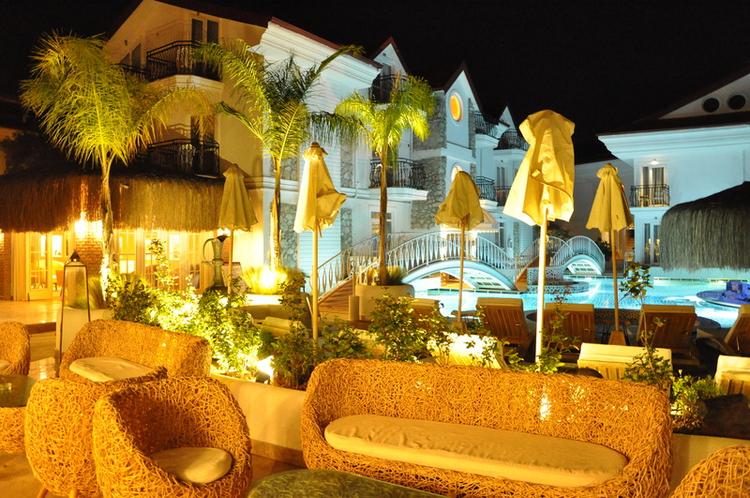 The Pine Hill Hotel & Suites