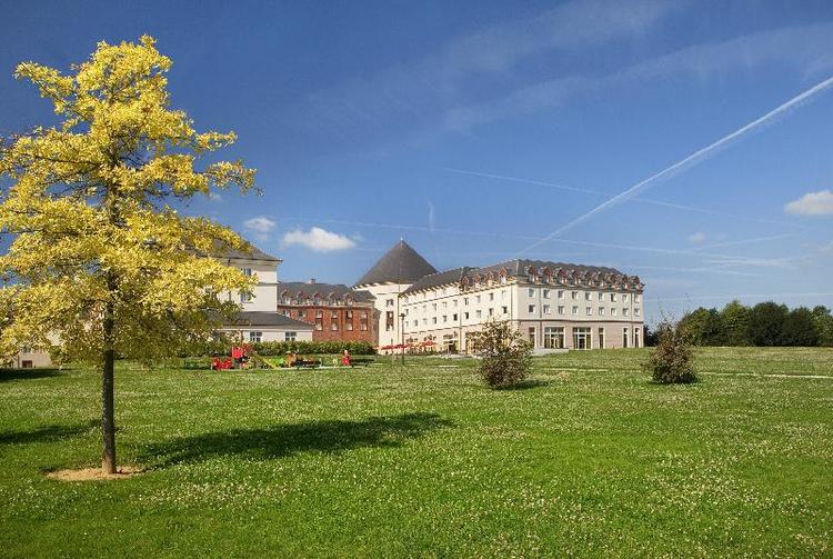 Grand Magic Hotel