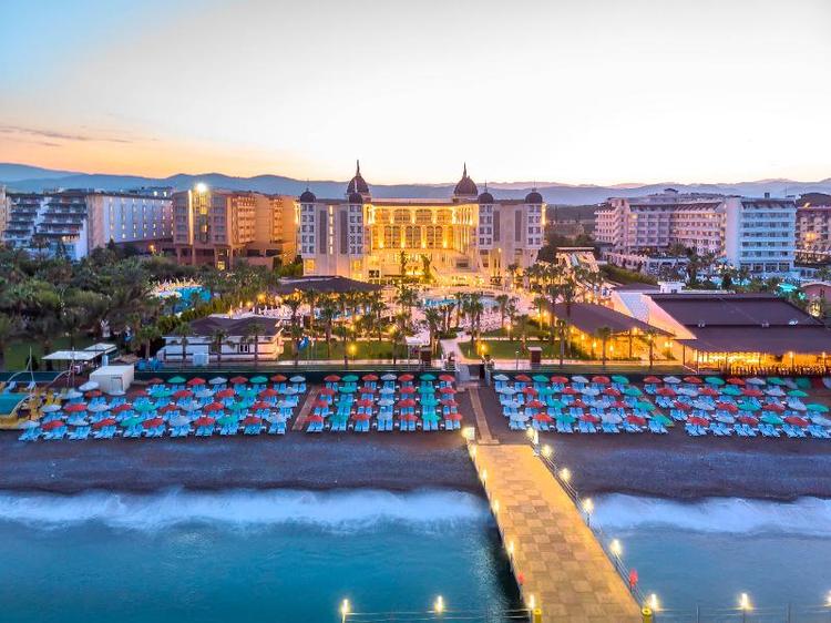 Kirman Sidera Luxury & Spa