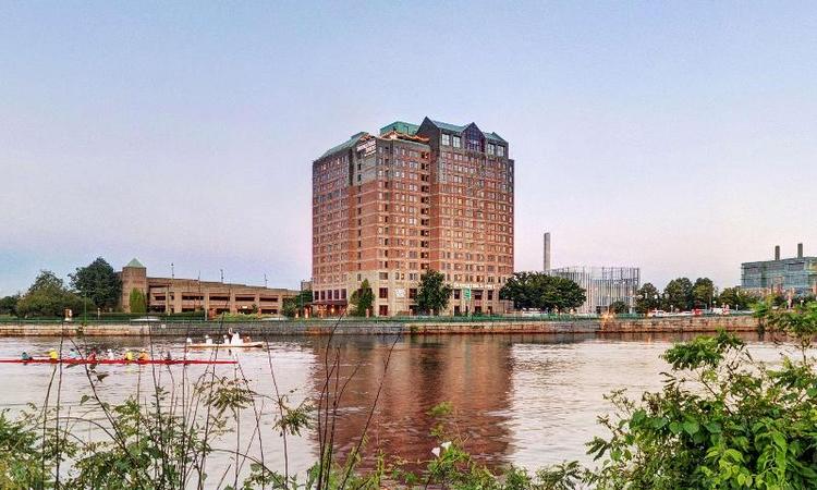 DoubleTree Suites by Hilton Hotel Boston-Cambridge