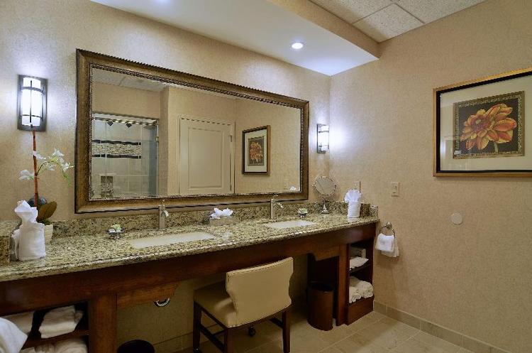 Eden Resort & Suites