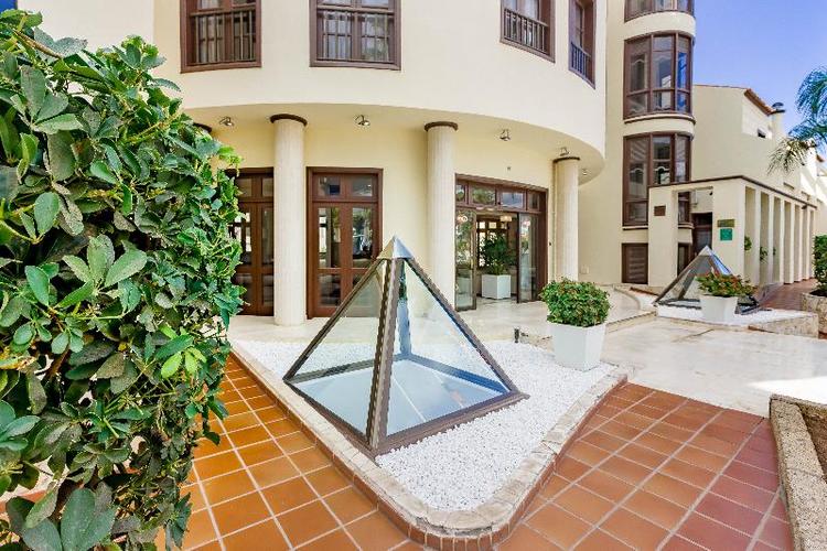 klayman Olivina Aparthotel