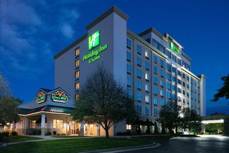 Holiday Inn & Suites Overland Park-West