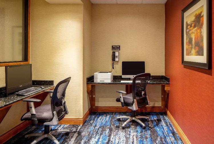 DoubleTree Suites by Hilton Minneapolis Downtown