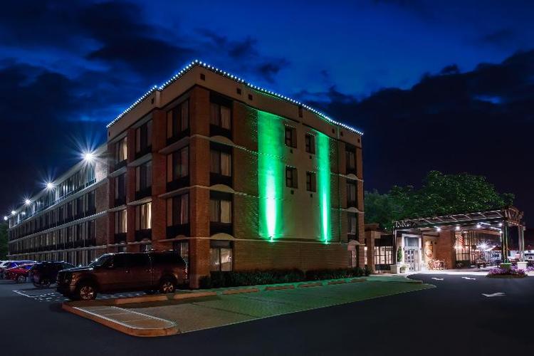 Holiday Inn Saratoga Springs