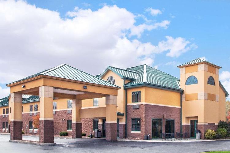 Days Inn by Wyndham Brewerton/ Syracuse