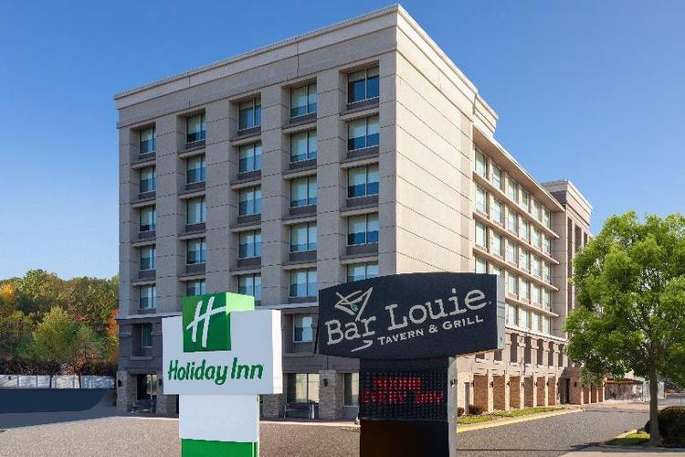 Holiday Inn Chicago Oakbrook