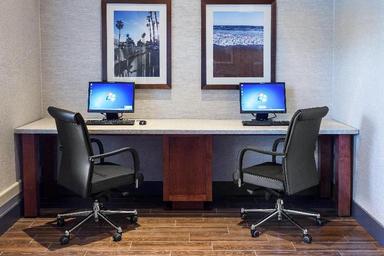 Holiday Inn Express Hotel & Suites Carpinteria