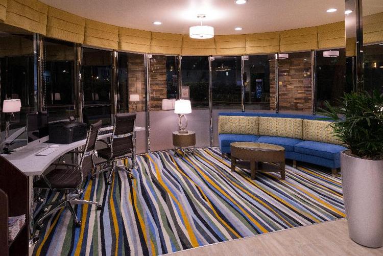 Holiday Inn Express Hotel & Suites Pasadena