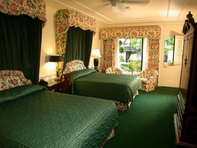 Pine Inn