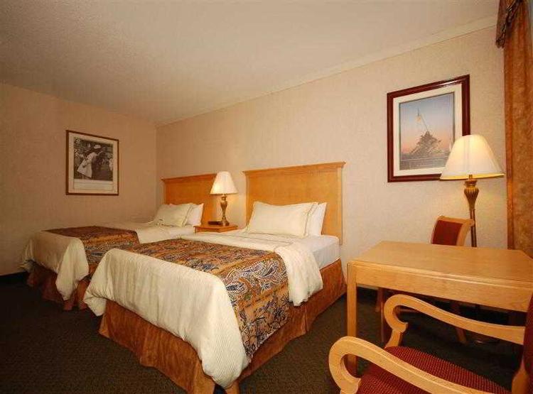 Red Lion Hotel Rosslyn Iwo Jima