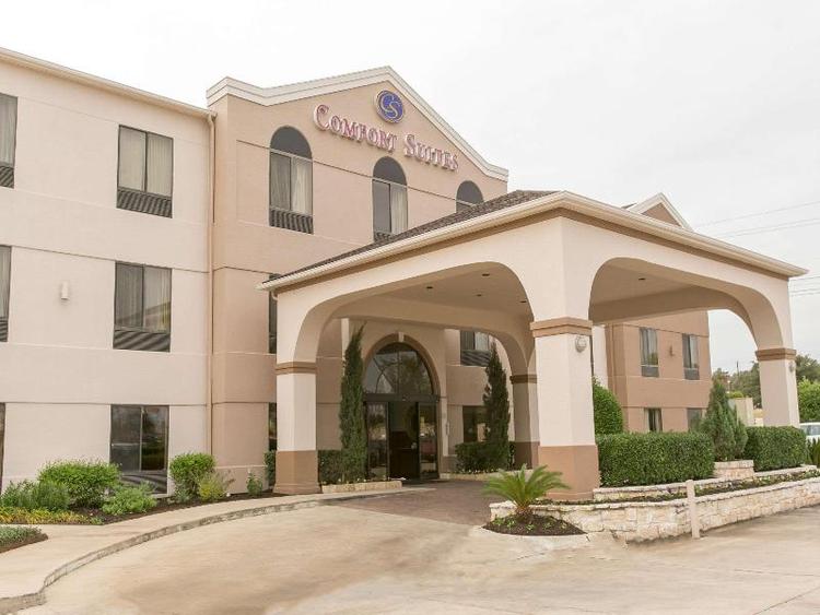 Comfort Suites NW Lakeline