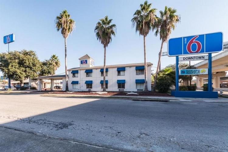 Americas Best Value Inn Riverwalk Downtown Market