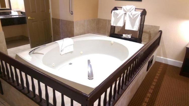 Quality Inn near Hearts Castle