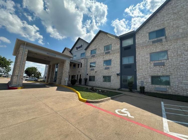Spark by Hilton Round Rock