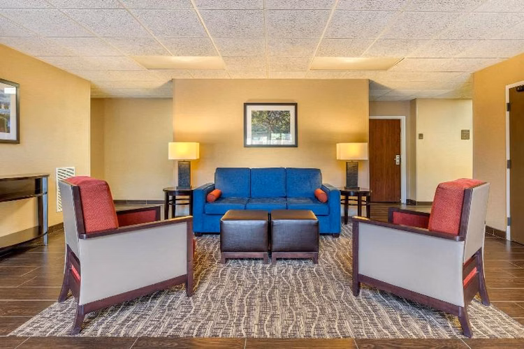 Comfort Suites Summerville - Charleston