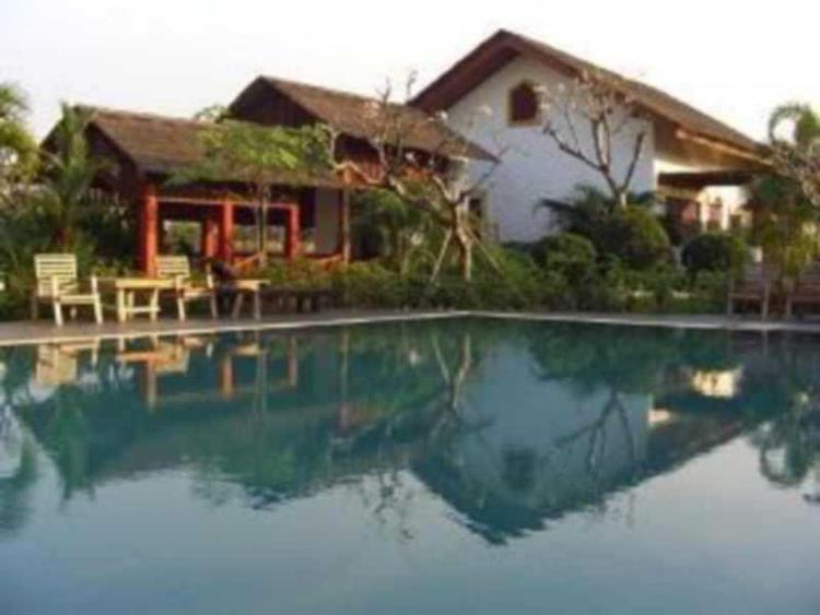 Tharaburi Resort Sukhothai