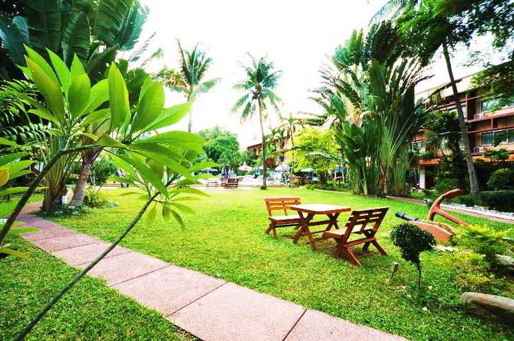 Basaya Beach Hotel & Resort