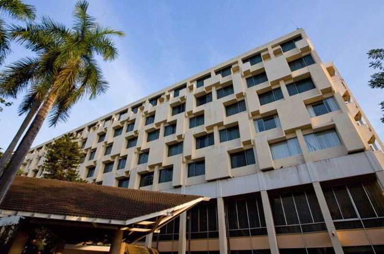 Charoen Hotel