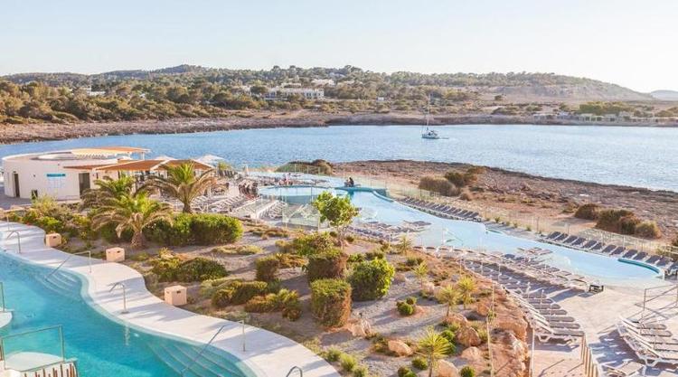 Sirenis Seaview Country Club
