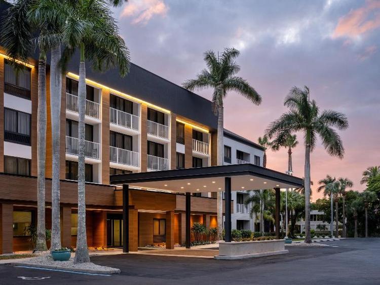 Courtyard by Marriott - Naples