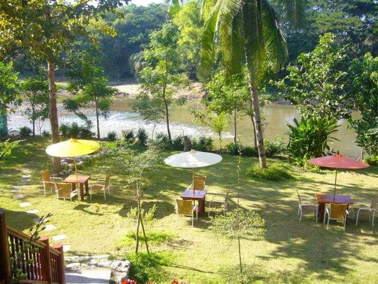 Riverhouse Resort Mae Sariang