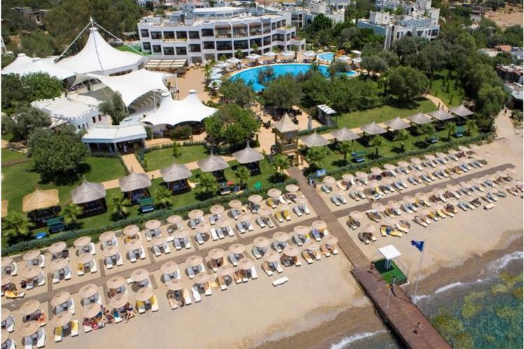Latanya Park Resort