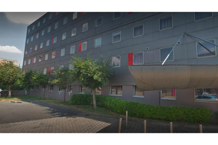 Standing Hotel Suites