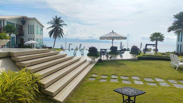 Vannee Golden Sands Beachfront Resort
