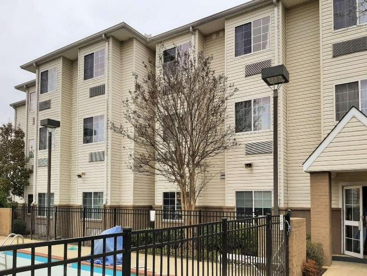 Starkville Inn and Suites