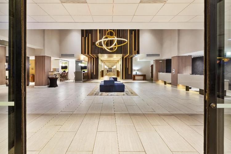 Crowne Plaza Dulles Airport