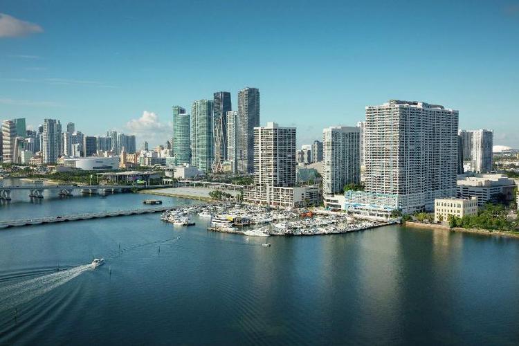 Doubletree by Hilton Grand Biscayne Bay