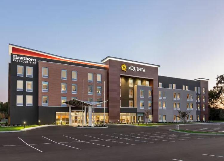 La Quinta Inn and Suites Mount Laurel Moorestown