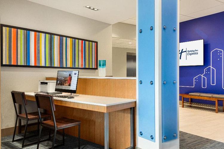 Holiday Inn Express & Suites Hayward Castro Valley