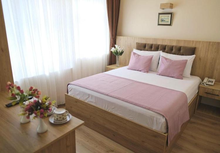 Grey House Hotel