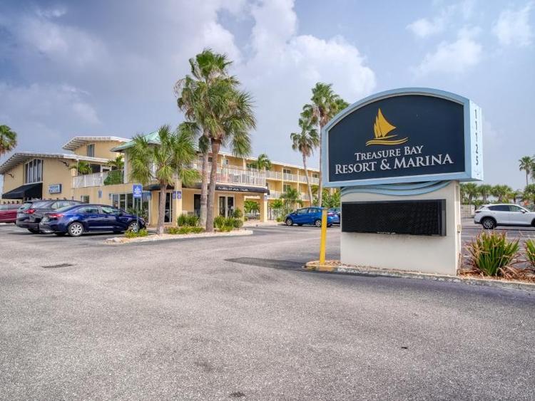 Treasure Island Hotel And Marina