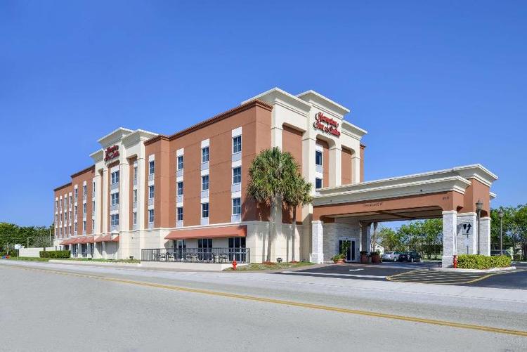 Hampton Inn & Suites - Cape Coral/Fort Myers Area