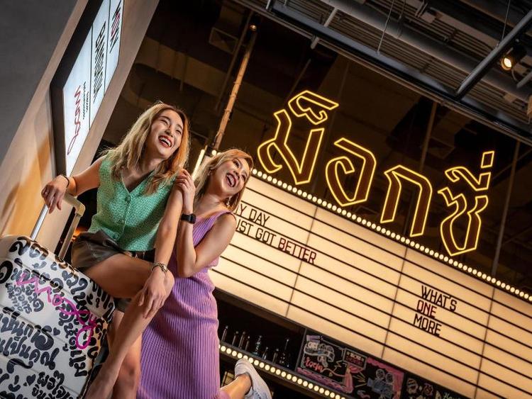 Moxy Bangkok Ratchaprasong