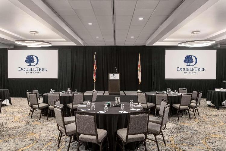 DoubleTree by Hilton Fort Myers at Bell TowerShops
