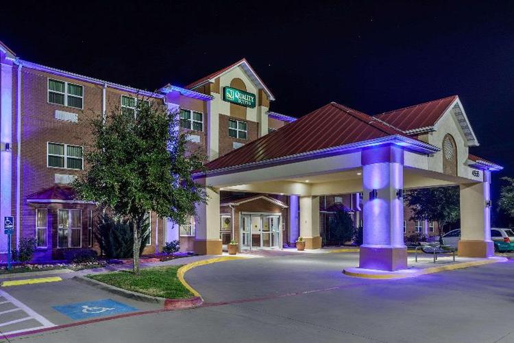 Quality Suites Addison-Dallas