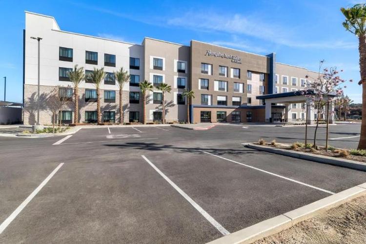 Hampton Inn & Suites Corona, CA